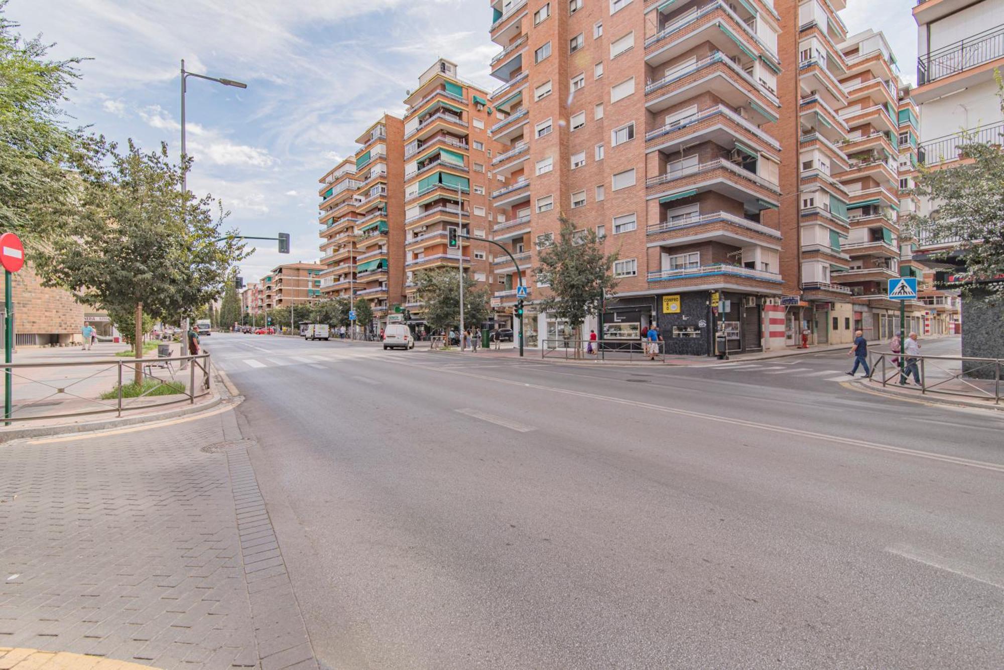Delfin Retreat Con Terraza Junto A Parada De Metro Granada Esterno foto